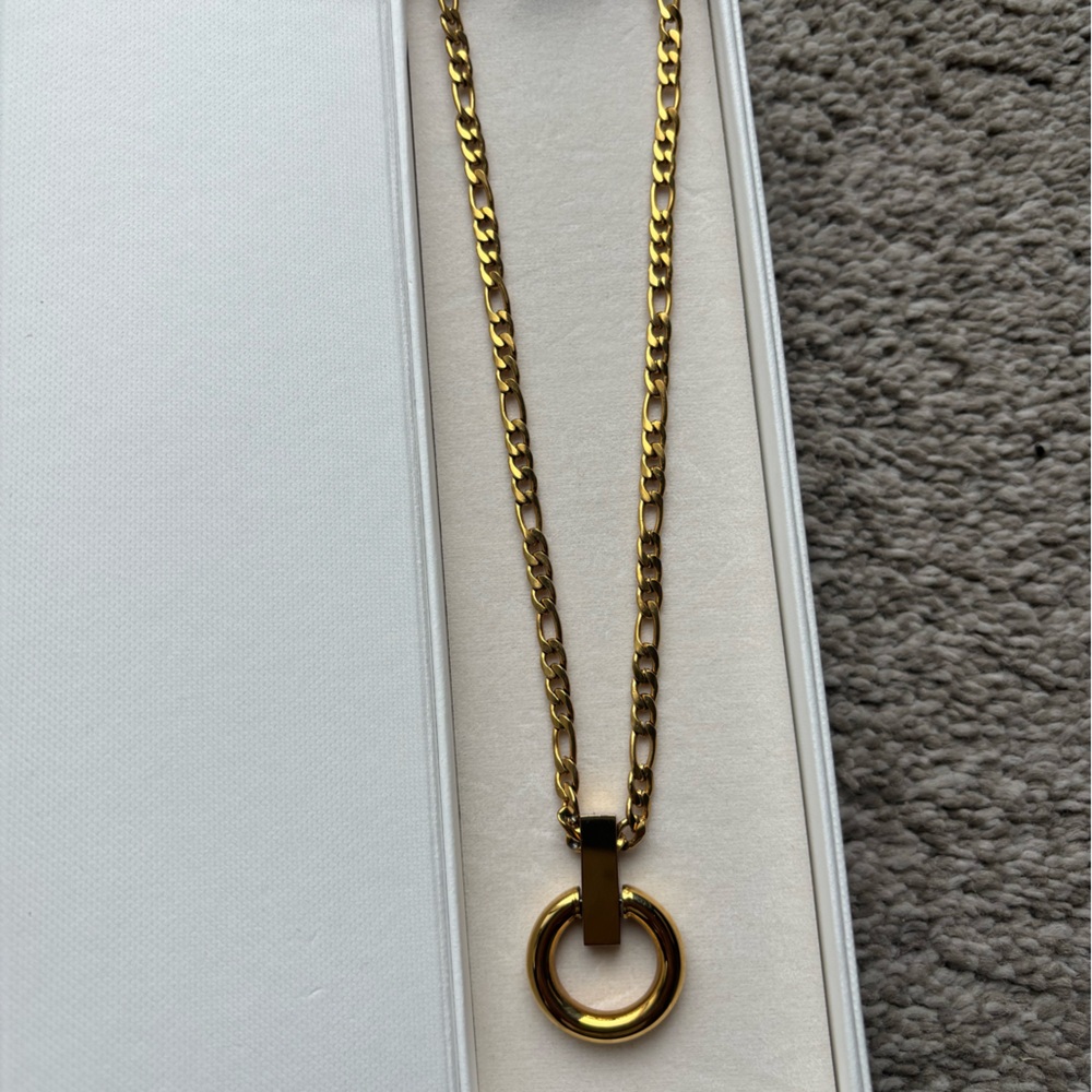 MM LaFleur Claressa gold necklace EUC with box